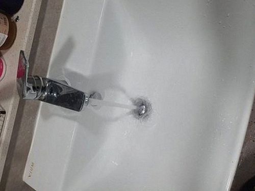 제기동 하수구막힘 배관 내부를 확인하는 카메라 점검 장면